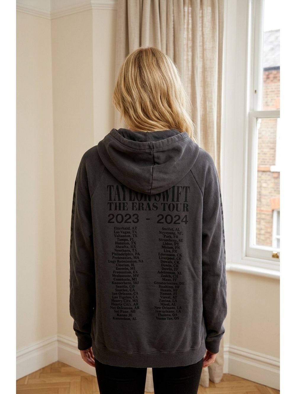 Taylor Swift The Eras Tour 2023-2024 Black Graphic Hoodie XL - Picture 2 of 5